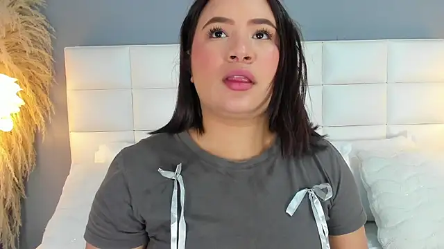 HannaKarson online show from November 4, 11:31 am