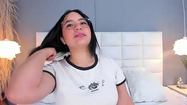 HannaKarson online show from February 7, 11:36 am