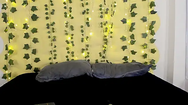 Snapshot of Natasha_Nasty2 chatting on February 2, 5:21 am Natasha Nasty2 online show from February 2, 5:21 am