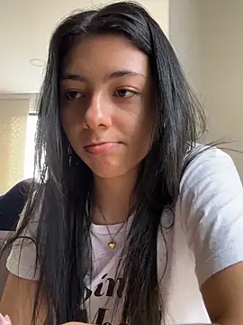 Snapshot of Liissa_cute_ chatting on August 2, 8:40 pm Liissa cute online show from August 2, 8:40 pm