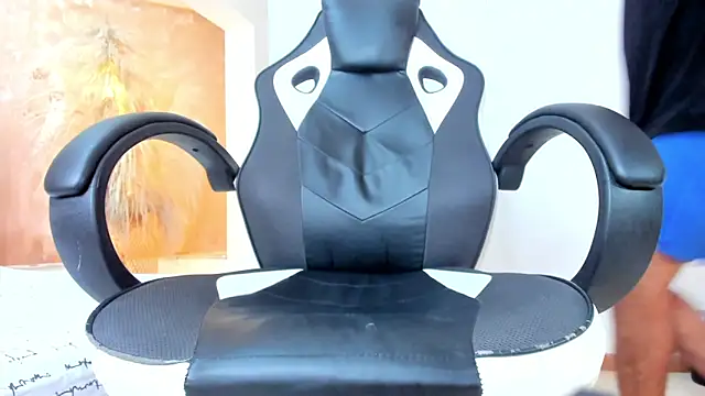 Snapshot of ANGEL_NICOLAS chatting on February 12, 9:01 pm ANGEL NICOLAS online show from February 12, 9:01 pm