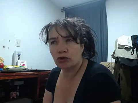 Snapshot of Sweeetness_Milf chatting on December 3, 12:02 am Sweeetness Milf online show from December 3, 12:02 am