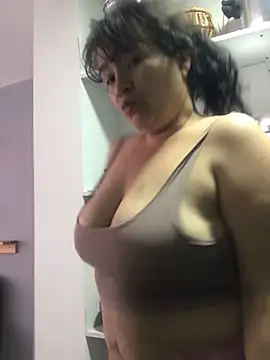 Snapshot of Sweeetness_Milf chatting on December 19, 7:51 pm Sweeetness Milf online show from December 19, 7:51 pm