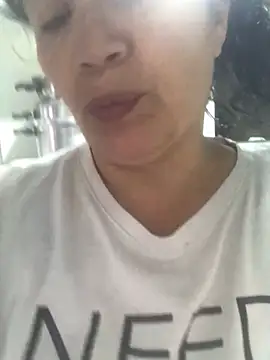 Snapshot of Sweeetness_Milf chatting on January 26, 10:35 pm Sweeetness Milf online show from January 26, 10:35 pm