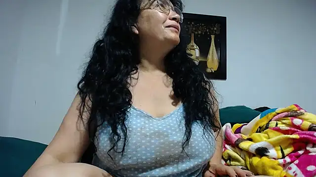 Snapshot of Sweeetness_Milf chatting on March 20, 9:26 am Sweeetness Milf online show from March 20, 9:26 am