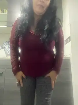 Snapshot of Sweeetness_Milf chatting on September 19, 12:02 am Sweeetness Milf online show from September 19, 12:02 am