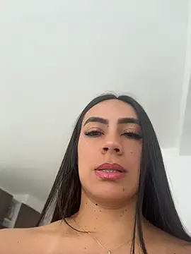 Snapshot of LauraCadwell chatting on June 12, 12:15 pm LauraCadwell online show from June 12, 12:15 pm