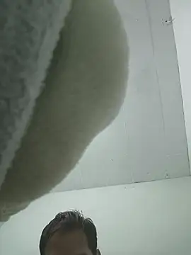 Snapshot of Luisf1267 chatting on February 7, 5:44 am Luisf1267 online show from February 7, 5:44 am