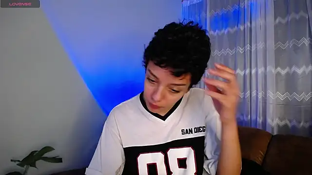 peyton golden1 online show from December 5, 3:15 am