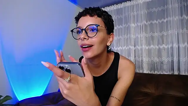 peyton golden1 online show from March 6, 1:05 am