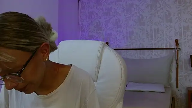 peyton golden1 online show from November 30, 3:43 am