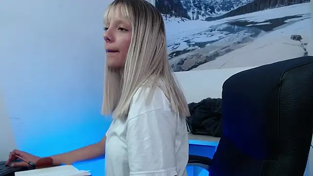 peyton golden1 online show from December 19, 4:08 am