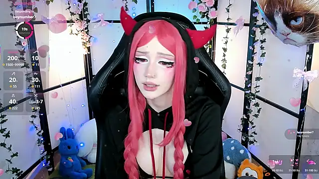 Snapshot of LilithLin chatting on November 6, 11:59 pm LilithLin online show from November 6, 11:59 pm