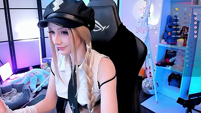 LilithLin online show from February 19, 1:01 am