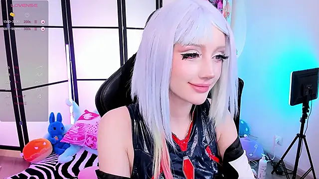 LilithLin online show from May 11, 7:11 pm
