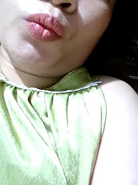 Snapshot of _Mira_69_ chatting on June 8, 1:28 am Mira 69 online show from June 8, 1:28 am