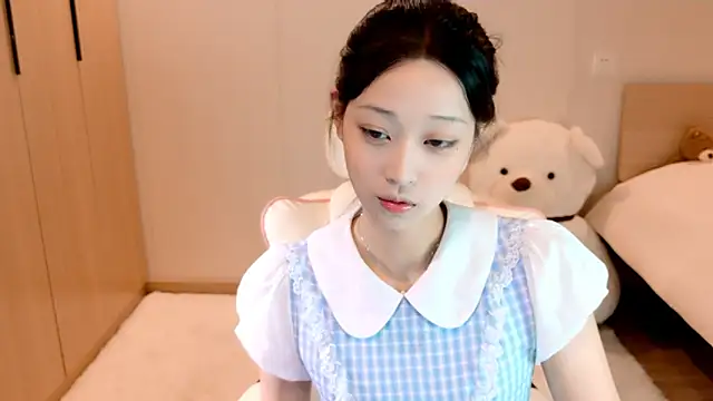 Xueb J online show from December 12, 9:40 am