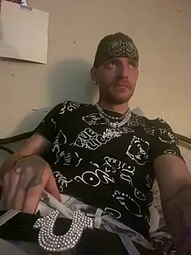 Snapshot of CityBoy75211 chatting on April 10, 5:34 am CityBoy75211 online show from April 10, 5:34 am