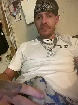 Snapshot of CityBoy75211 chatting on April 13, 1:44 am CityBoy75211 online show from April 13, 1:44 am