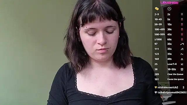 Snapshot of NEXT_DOOR_GIRL_ chatting on June 17, 8:10 pm NEXT DOOR GIRL online show from June 17, 8:10 pm