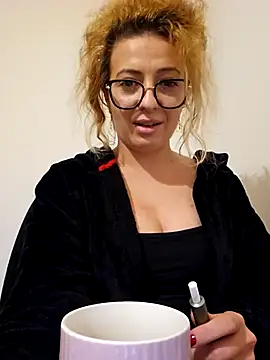 Selenna emma online show from November 7, 2:39 pm