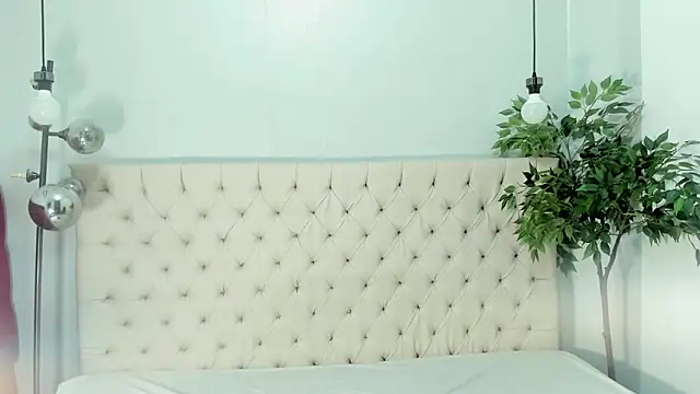 Briyit Doll online show from December 24, 4:51 pm