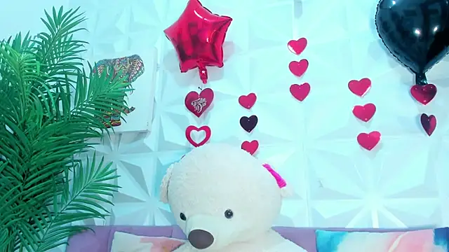 Snapshot of Briyit_Doll chatting on March 26, 3:56 am Briyit Doll online show from March 26, 3:56 am