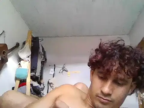 Snapshot of pedrodavid_ chatting on February 5, 6:04 pm pedrodavid online show from February 5, 6:04 pm