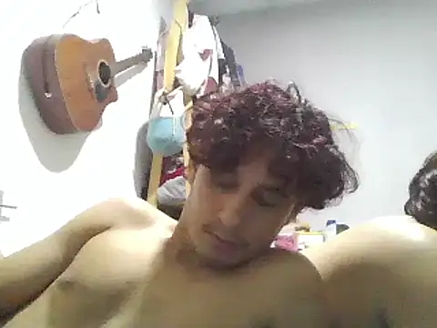 Snapshot of pedrodavid_ chatting on February 11, 4:44 am pedrodavid online show from February 11, 4:44 am