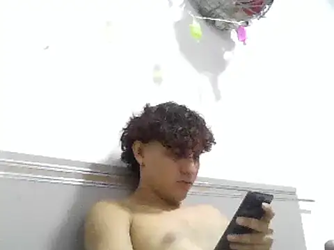 Snapshot of pedrodavid_ chatting on March 20, 10:07 pm pedrodavid online show from March 20, 10:07 pm