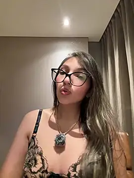 Snapshot of Caro_martinezz chatting on June 13, 5:16 am Caro martinezz online show from June 13, 5:16 am