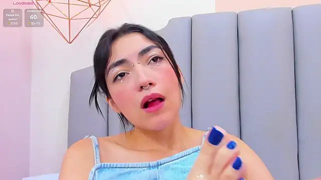 Snapshot of ThailyCherry chatting on January 25, 1:32 am ThailyCherry online show from January 25, 1:32 am