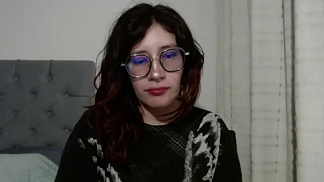 mariana124- online show from February 6, 12:00 am