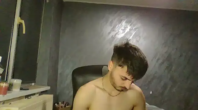 XXXdonXXX online show from December 6, 7:45 pm