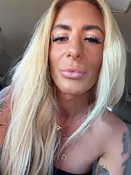 blondiluvsanal online show from May 7, 5:07 pm