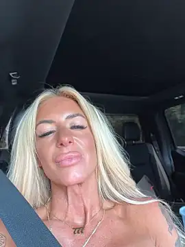 blondiluvsanal online show from June 1, 8:32 pm