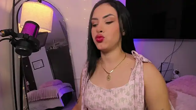 Snapshot of Maya_Bluee chatting on July 19, 4:05 am Maya Bluee online show from July 19, 4:05 am