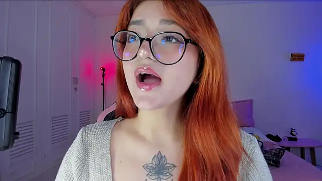 Snapshot of SweetJennaa chatting on January 18, 8:41 am SweetJennaa online show from January 18, 8:41 am