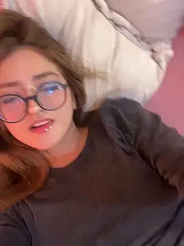 Snapshot of SweetJennaa chatting on October 10, 3:27 am SweetJennaa online show from October 10, 3:27 am