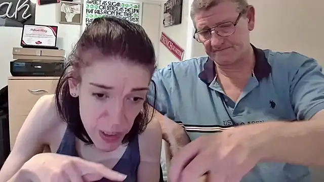 Snapshot of MelinahViking chatting on November 30, 2:37 am MelinahViking online show from November 30, 2:37 am