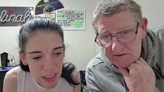Snapshot of MelinahViking chatting on May 23, 5:45 am MelinahViking online show from May 23, 5:45 am