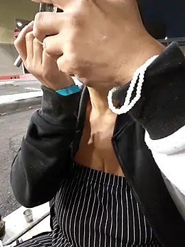 Snapshot of Kittybouncy69 chatting on September 29, 10:09 am Kittybouncy69 online show from September 29, 10:09 am