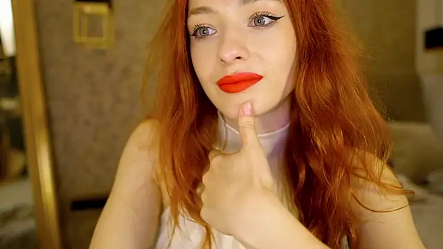 Snapshot of MiaRouge chatting on May 15, 11:12 pm MiaRouge online show from May 15, 11:12 pm