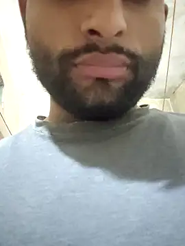 Snapshot of PRIYANHU@xh chatting on April 21, 4:41 am PRIYANHUxh online show from April 21, 4:41 am