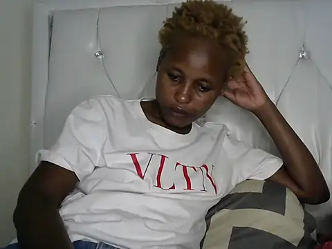 Snapshot of Candykitten chatting on February 3, 4:20 pm Candykitten online show from February 3, 4:20 pm