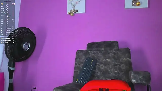 Snapshot of jade_brunnette chatting on February 3, 2:14 am jade brunnette online show from February 3, 2:14 am