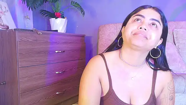 jade brunnette online show from June 25, 8:02 pm