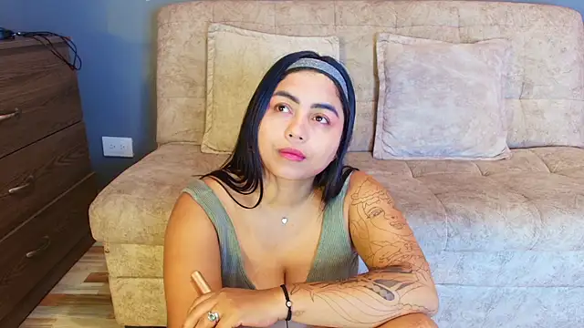 jade brunnette online show from July 19, 8:45 pm