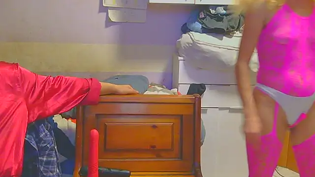 Snapshot of couplemilf2 chatting on January 5, 9:14 pm couplemilf2 online show from January 5, 9:14 pm