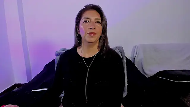 Snapshot of MichelleManson chatting on November 22, 10:25 am MichelleManson online show from November 22, 10:25 am